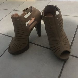 Tan heels